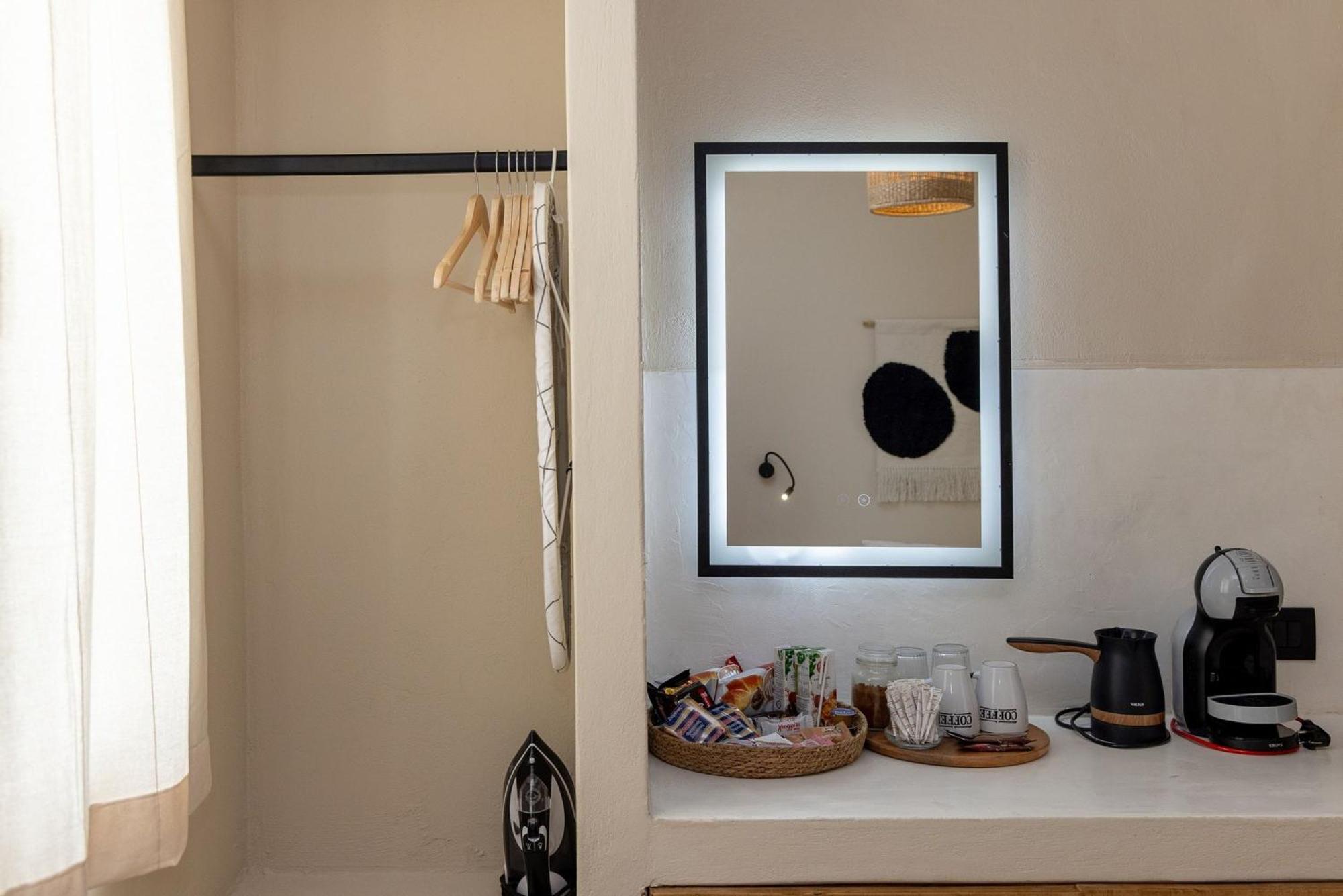 Noe Rooms In Center Of Tinos Exterior photo