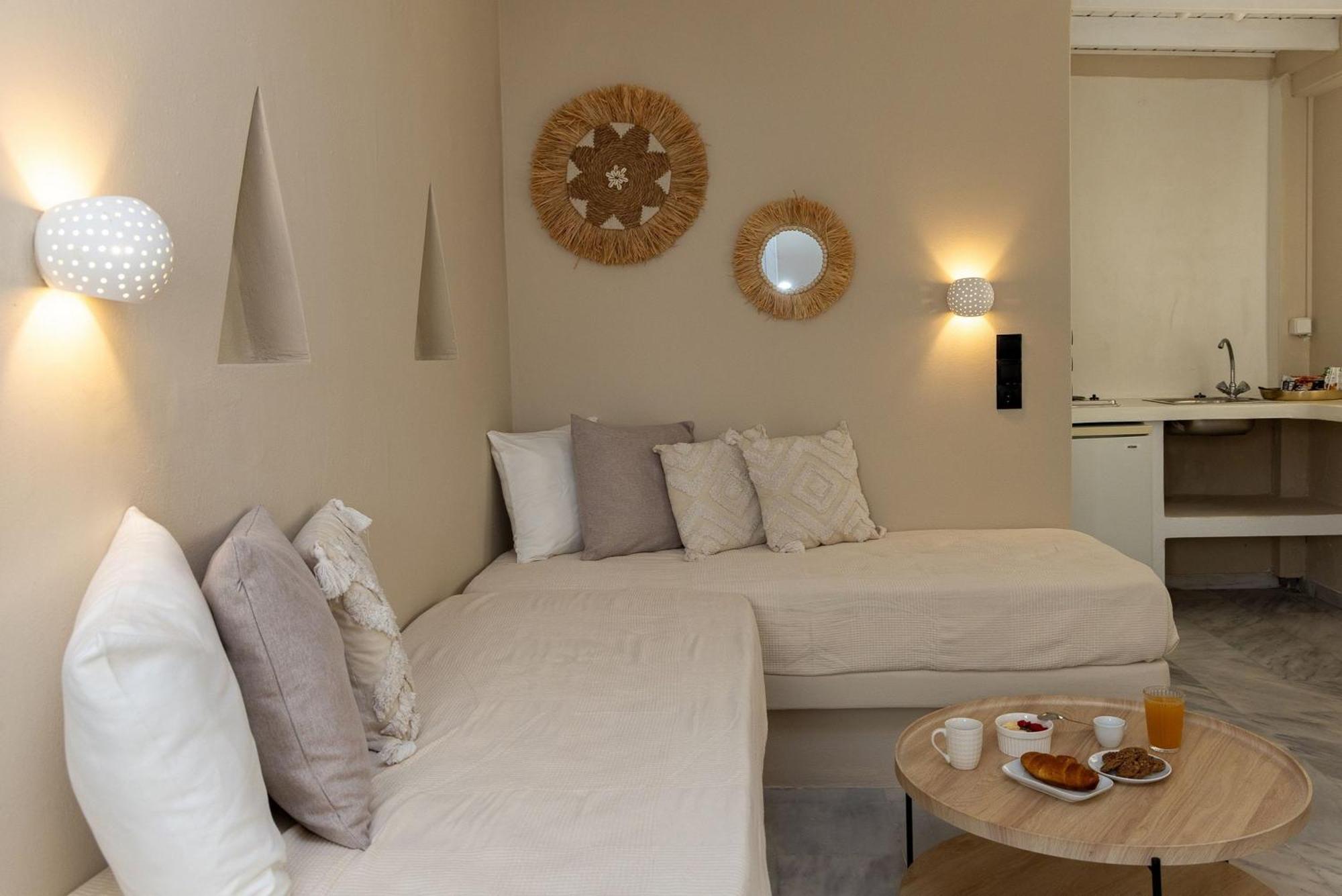 Noe Rooms In Center Of Tinos Exterior photo