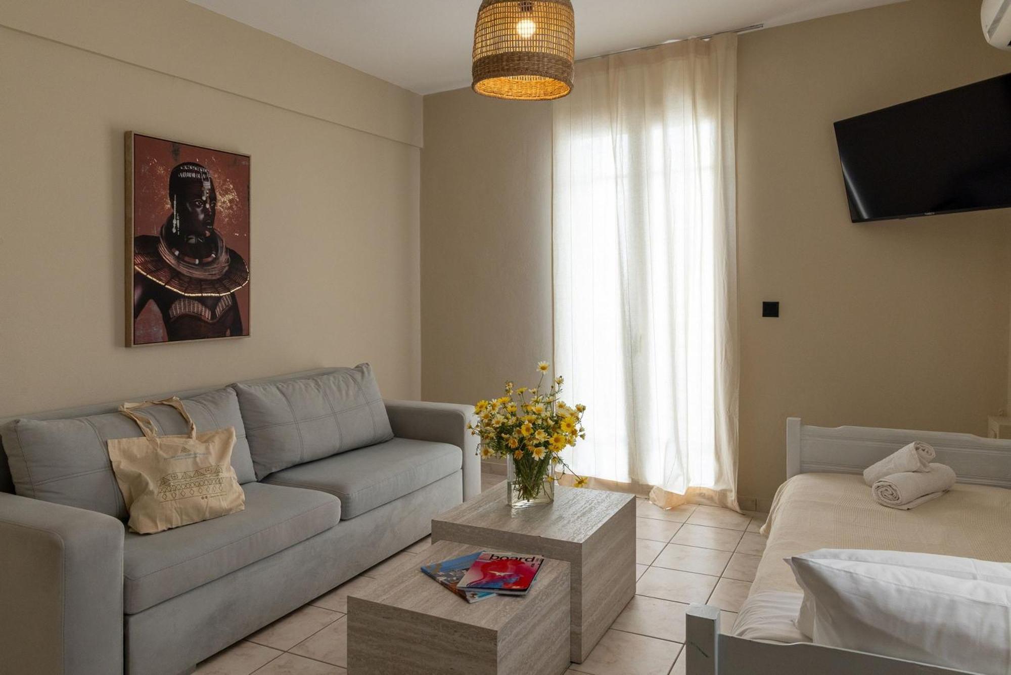 Noe Rooms In Center Of Tinos Exterior photo