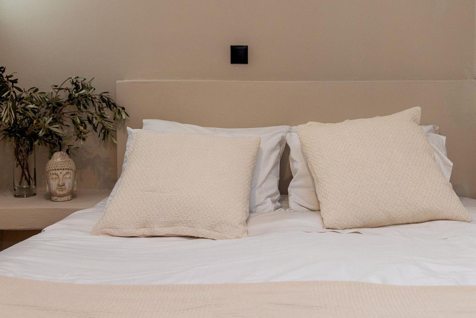 Noe Rooms In Center Of Tinos Exterior photo